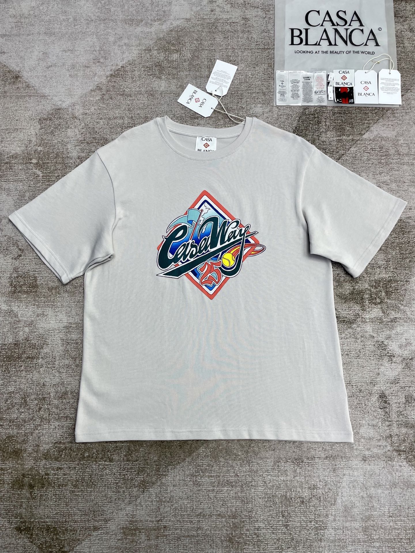 25 Short-sleeved T-shirt
