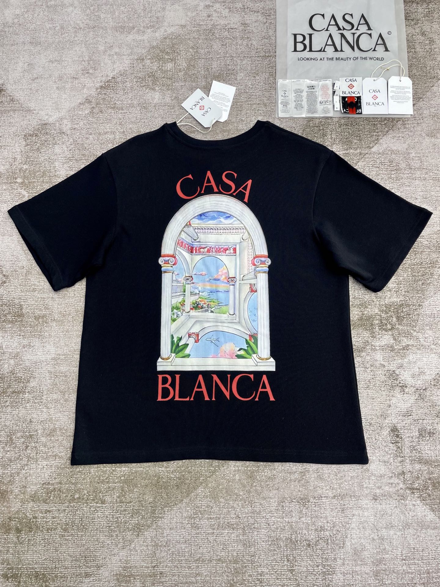 25 Short-sleeved T-shirt