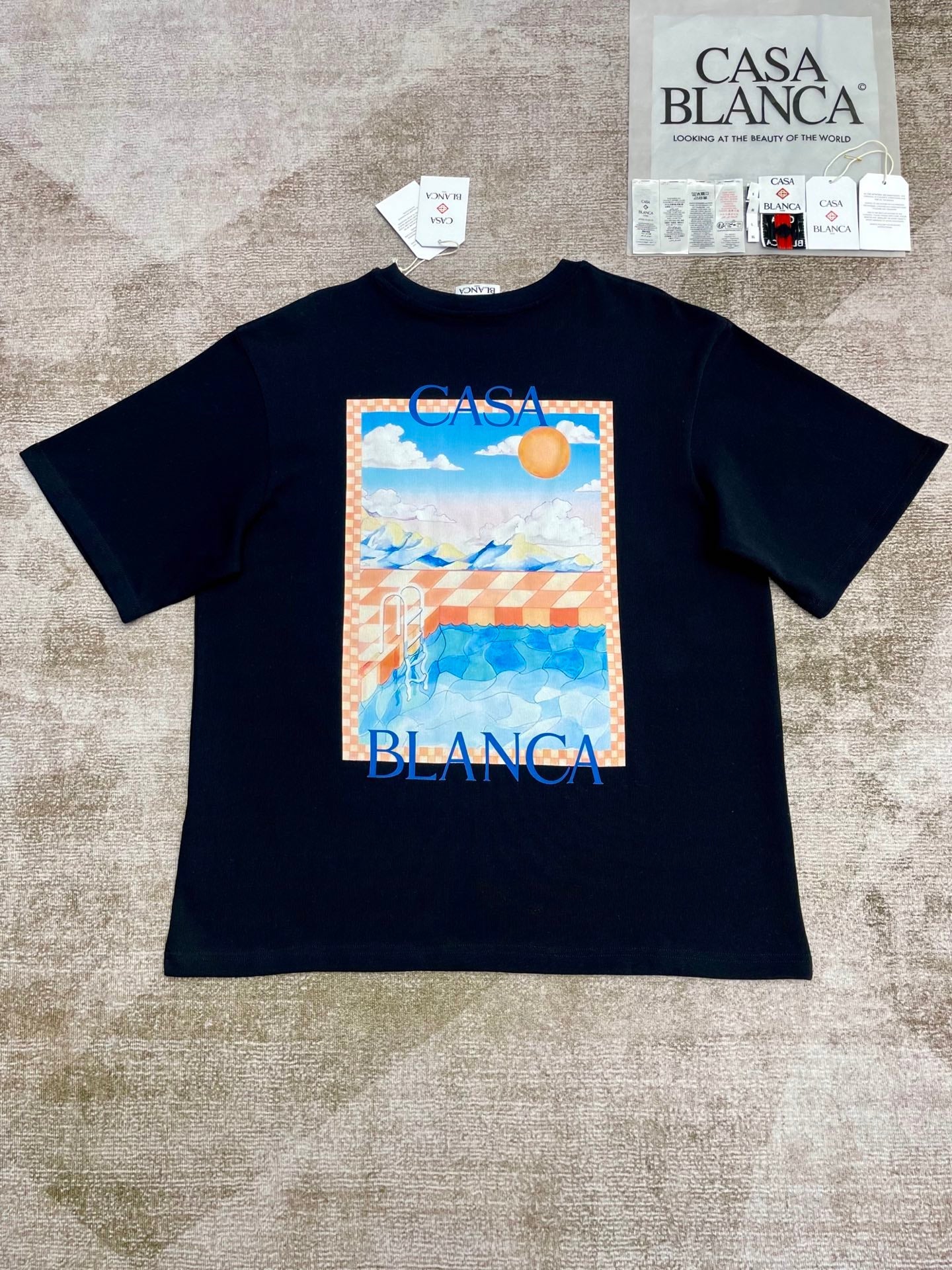 25 Short-sleeved T-shirt