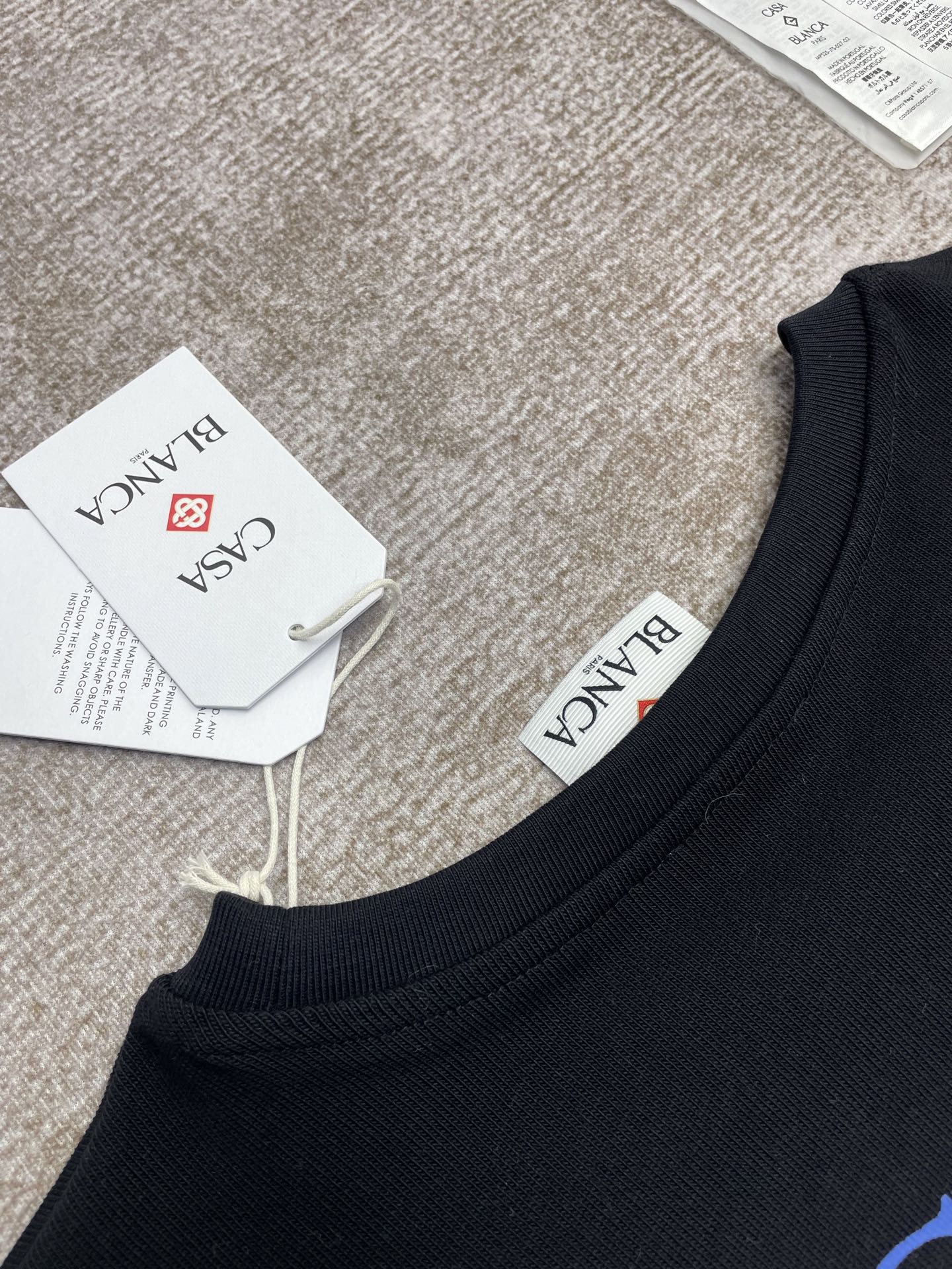 25 Short-sleeved T-shirt