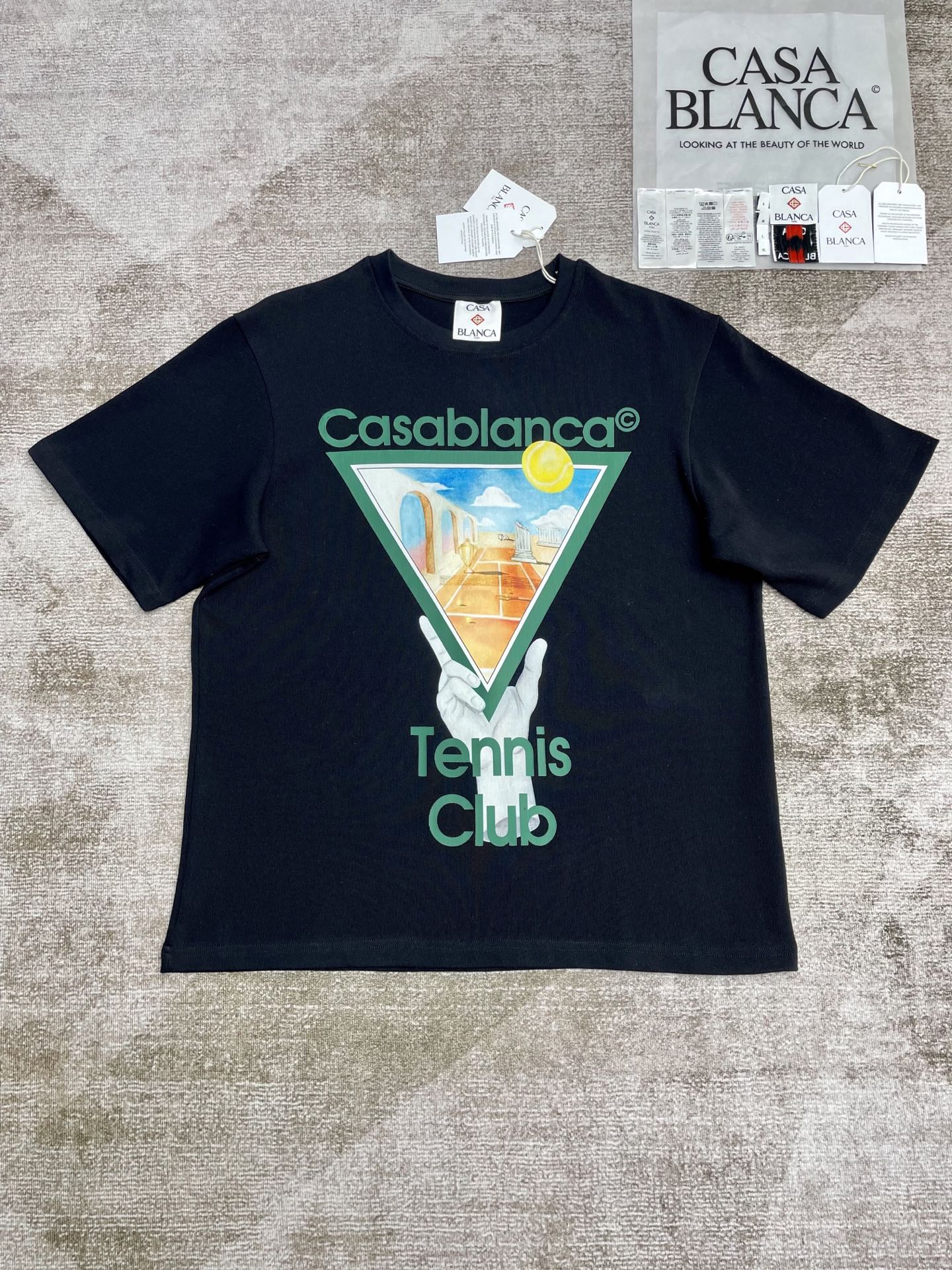 25 Short-sleeved T-shirt