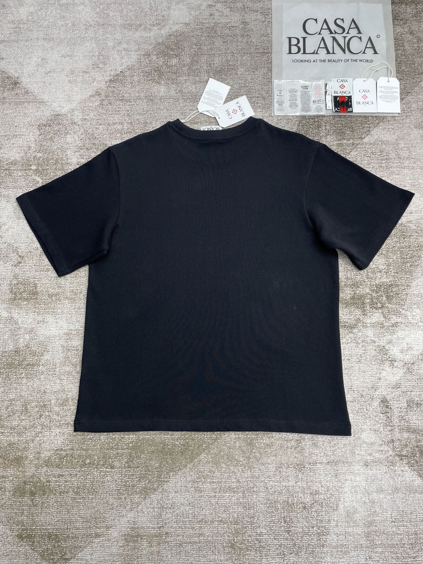25 Short-sleeved T-shirt