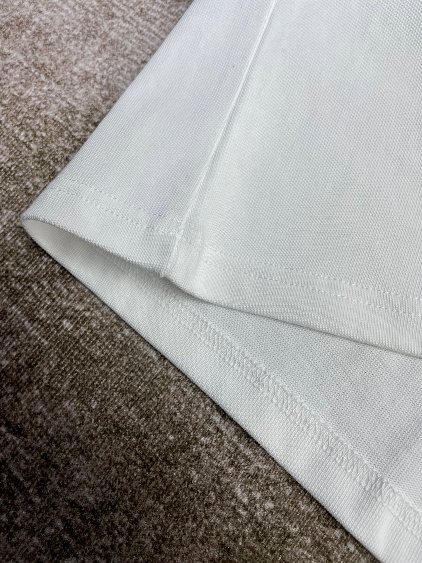 25 Short-sleeved T-shirt