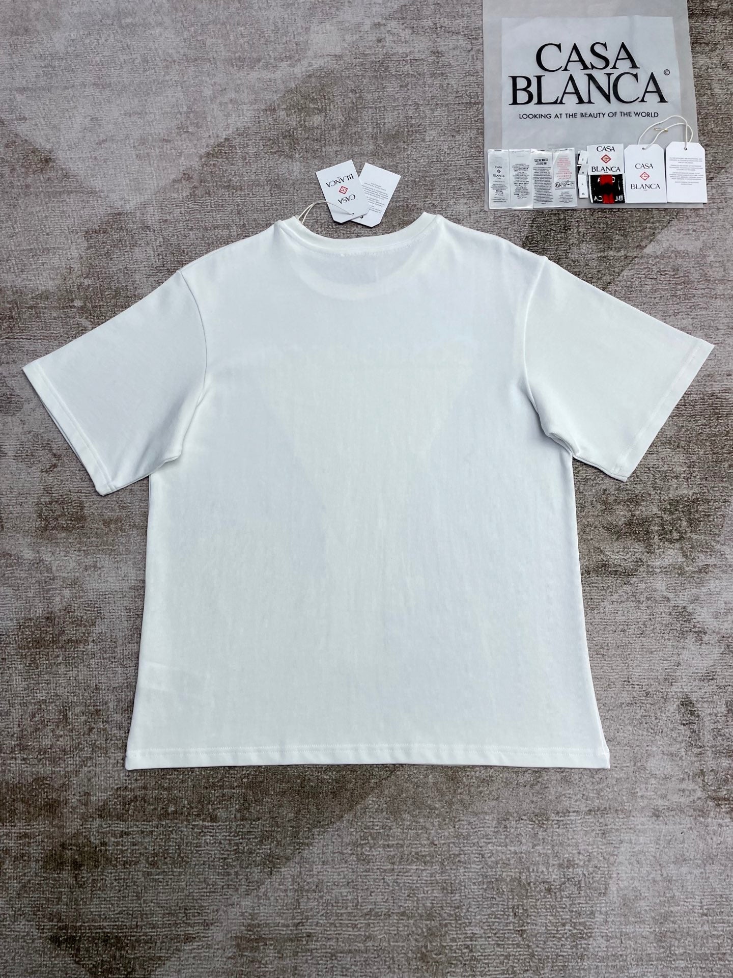 25 Short-sleeved T-shirt