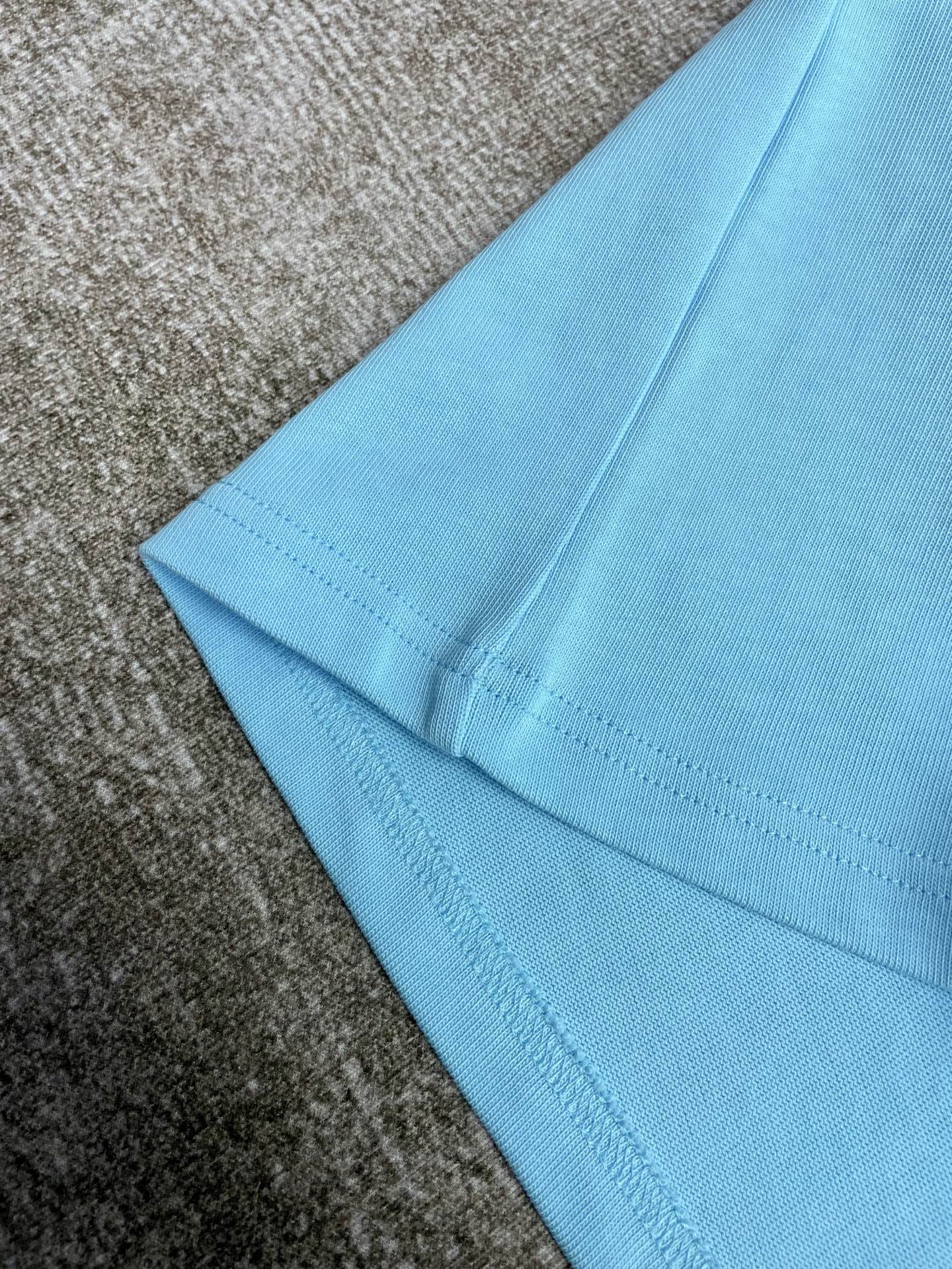25 Short-sleeved T-shirt
