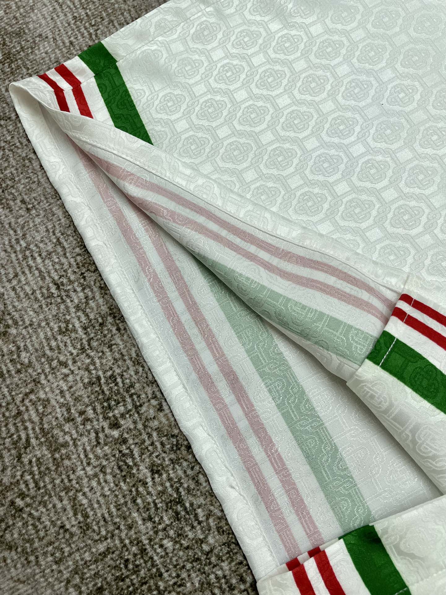 Silk fabric short-sleeved shirt