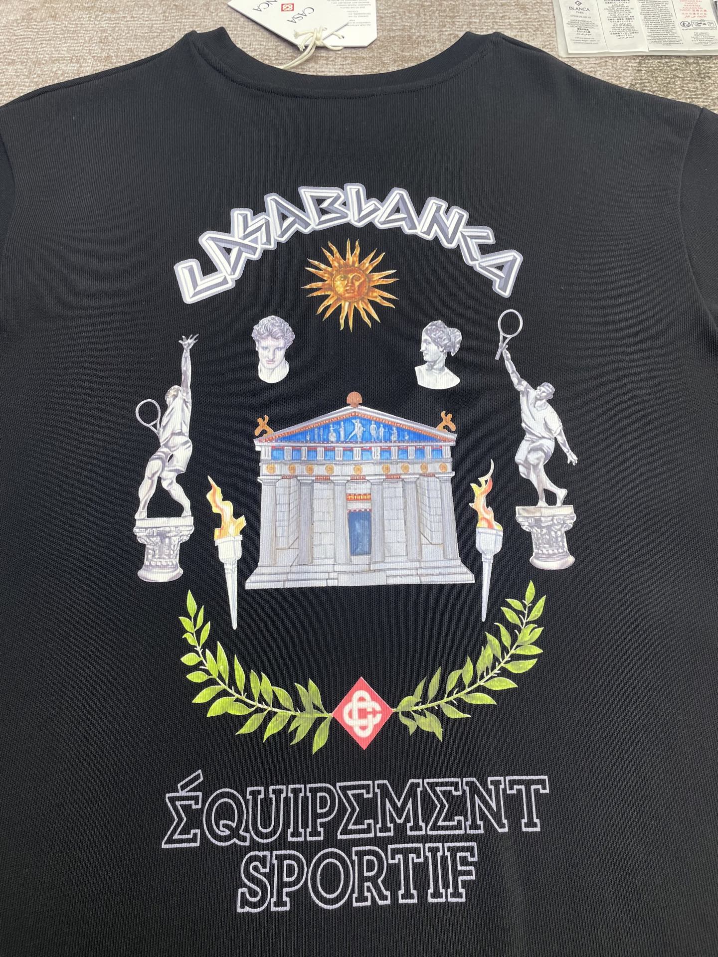 Short-sleeved T-shirt