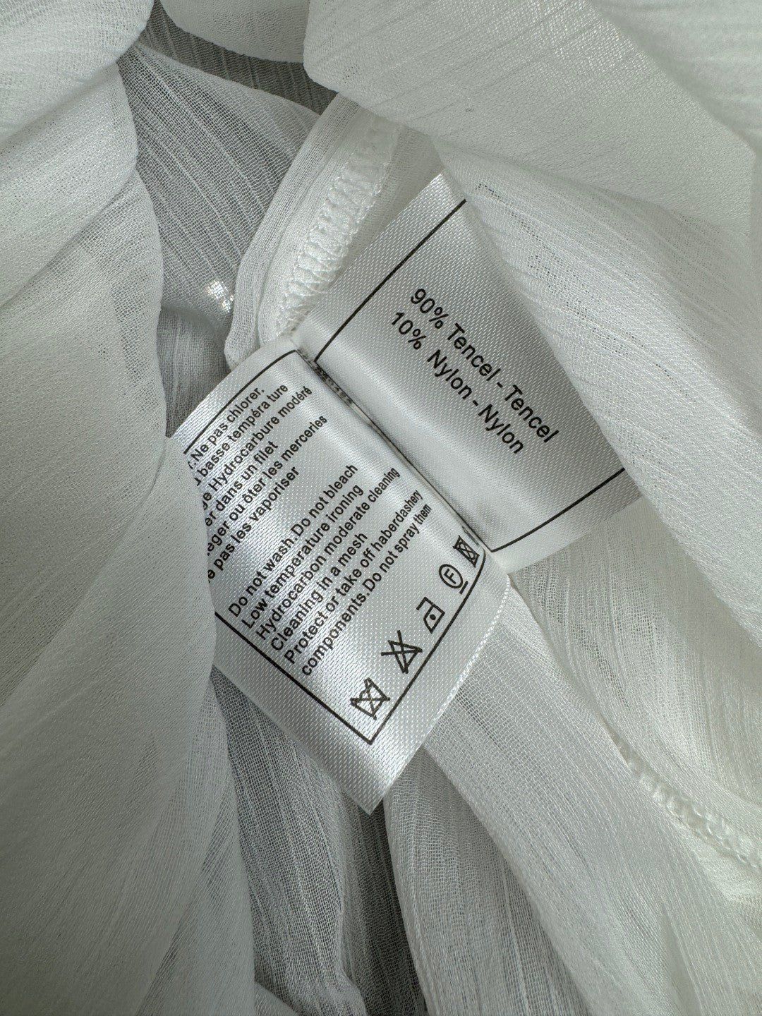 25 Ruffled long sleeved shirt