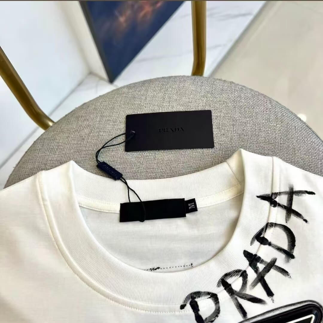 25 Street Style Graffiti with Metallic Element T-Shirt