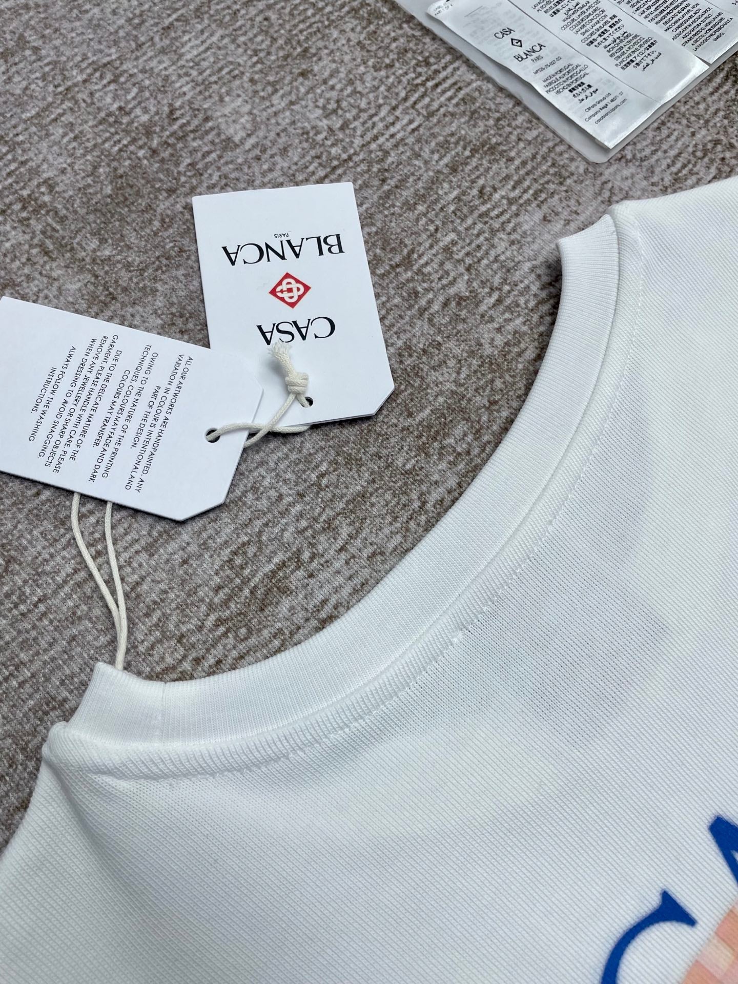 25 Short-sleeved T-shirt