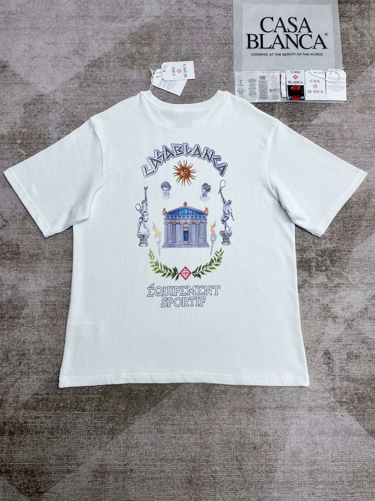 Short-sleeved T-shirt