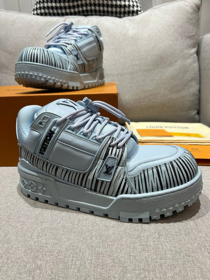Lace-up Bread Shoes