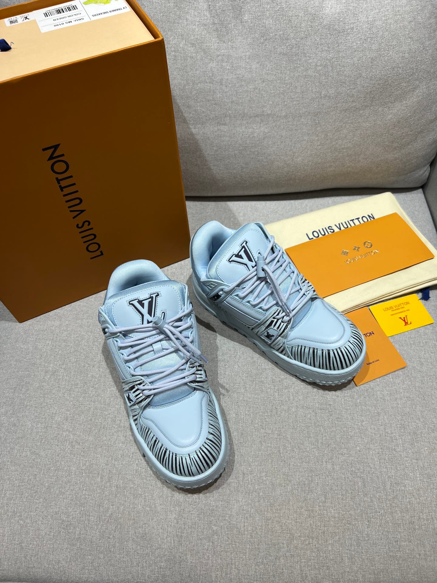Lace-up Bread Shoes