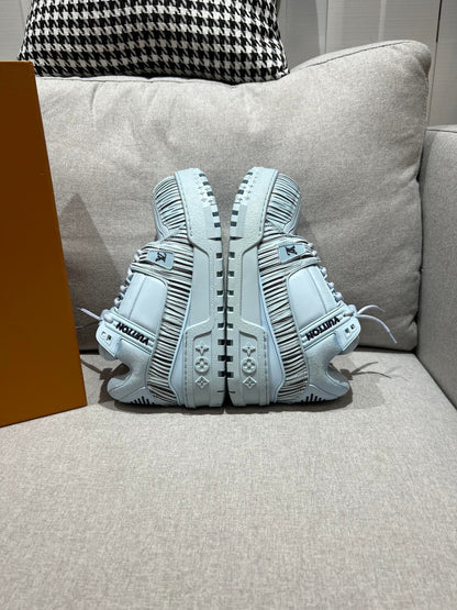 Lace-up Bread Shoes