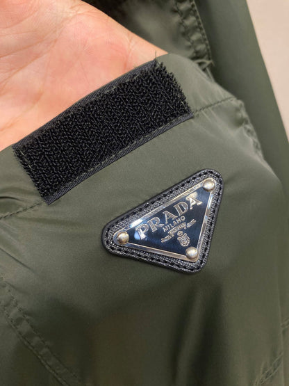 Metal triangle logo lapel shirt